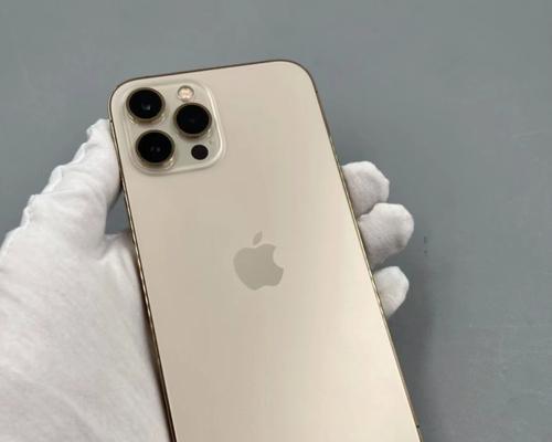 苹果iPhone12国行与美版对比（探讨iPhone12国行与美版的区别、优劣以及购买建议）